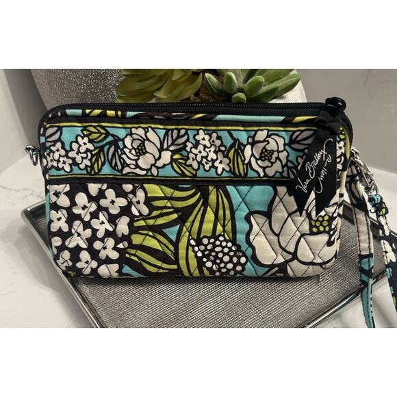 Vera Bradley Island Blooms Zip Up Wristlet Wallet (Retired Pattern) - Picture 1 of 11